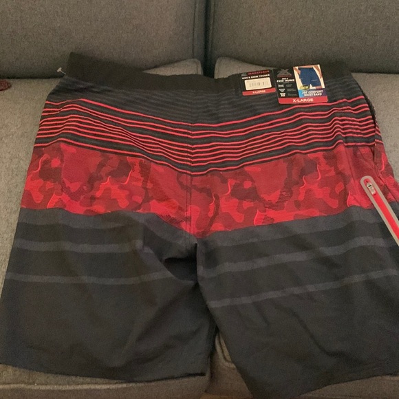 Red and black swim trunks w drawstring and mesh lining szXL - Picture 3 of 7